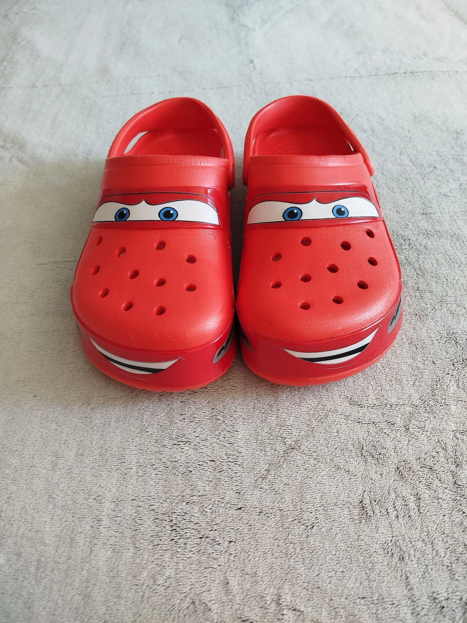 Zuecos unisex rojos